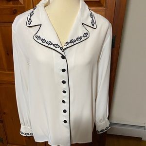 Like new embroidered blouse 2 for 10.00